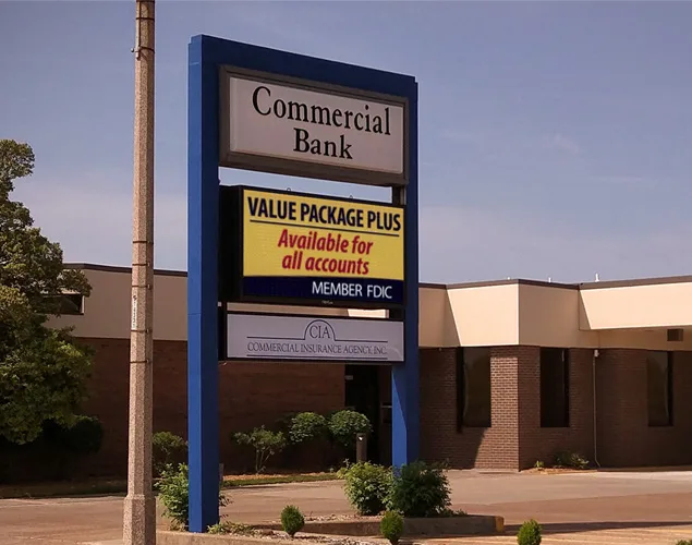 FLEX outdoor LED sign at Commercial Bank of Independence in Independence, MO.