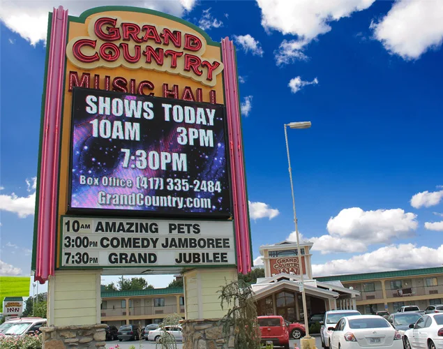 FLEX outdoor LED sign at Grand Country in Branson, MO.