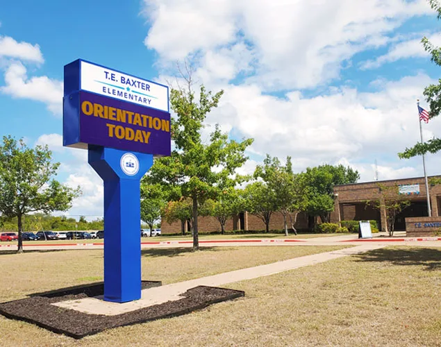 FLEX outdoor LED sign at Midlothian ISD Baxter Elementary in Midlothian, TX.